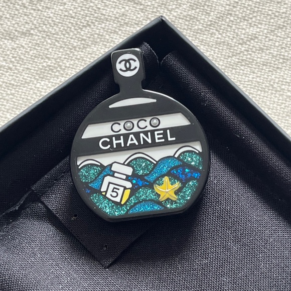 Chanel Brooch - Picture 9 of 9